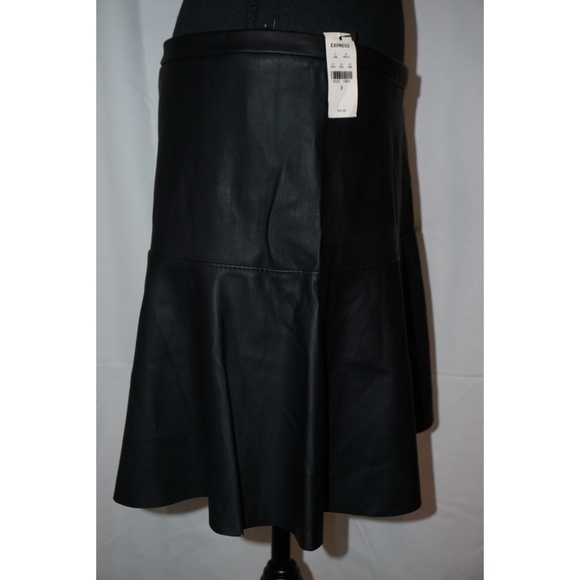 Faux leather mini skirt - Picture 3 of 5